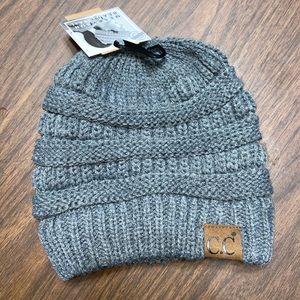 Grey beanie